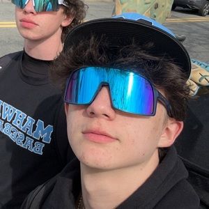 Meet your Posher, Bobby